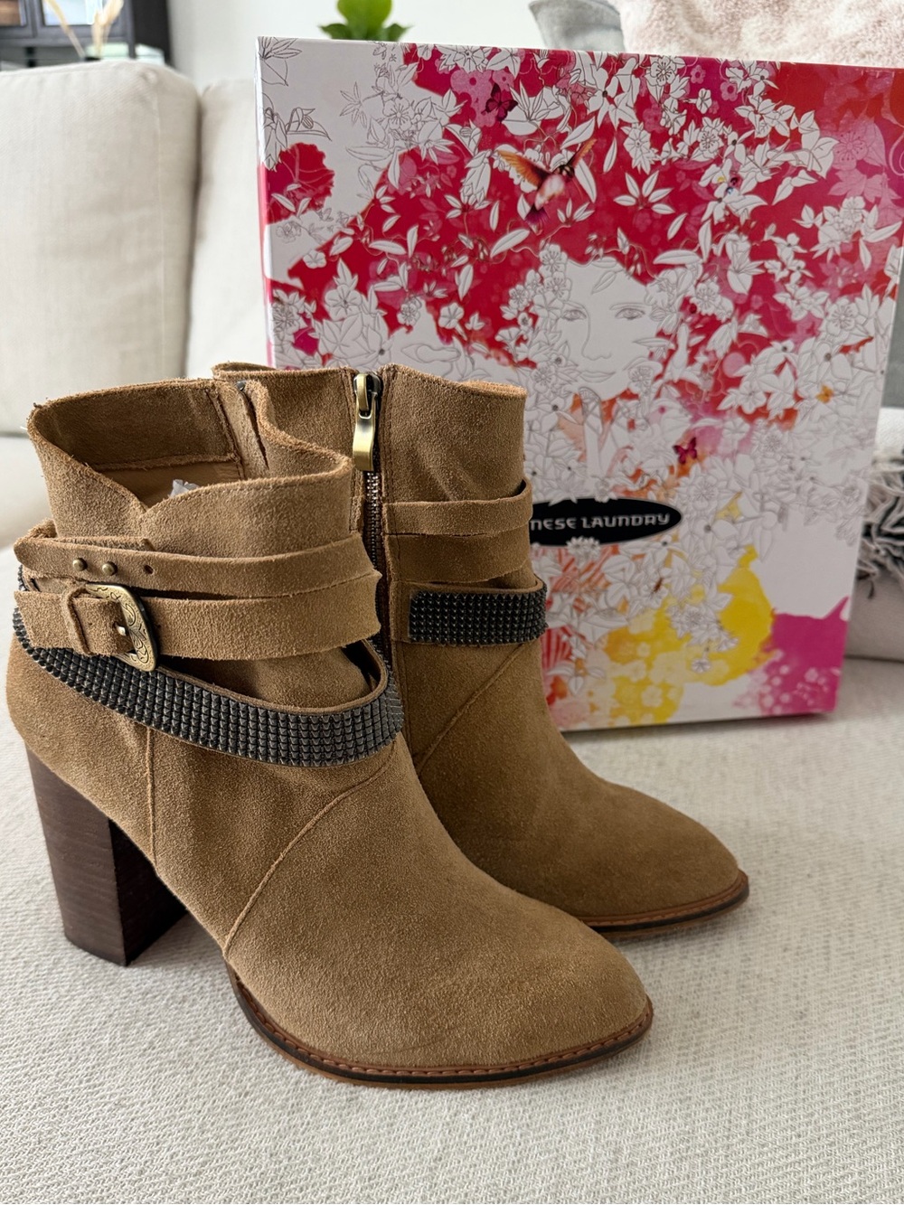 Chinese Laundry Zanga Camel Suede Western Booties 8.5